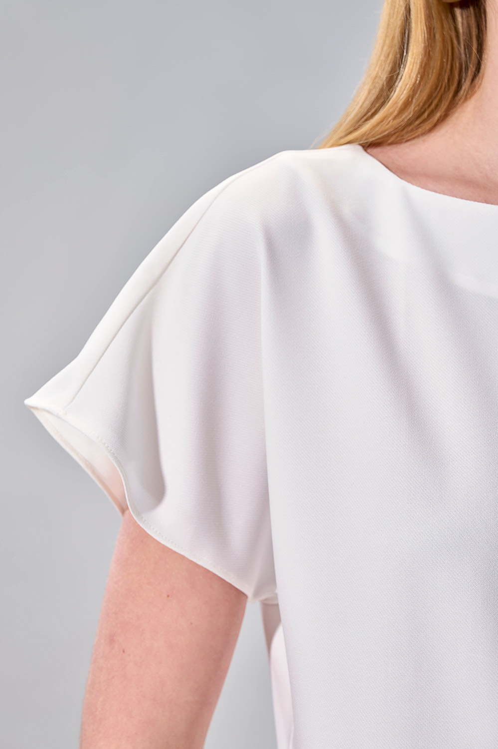 SST&C White Asymmetrical Shoulder-to-Shoulder Top | 01092504005_4
