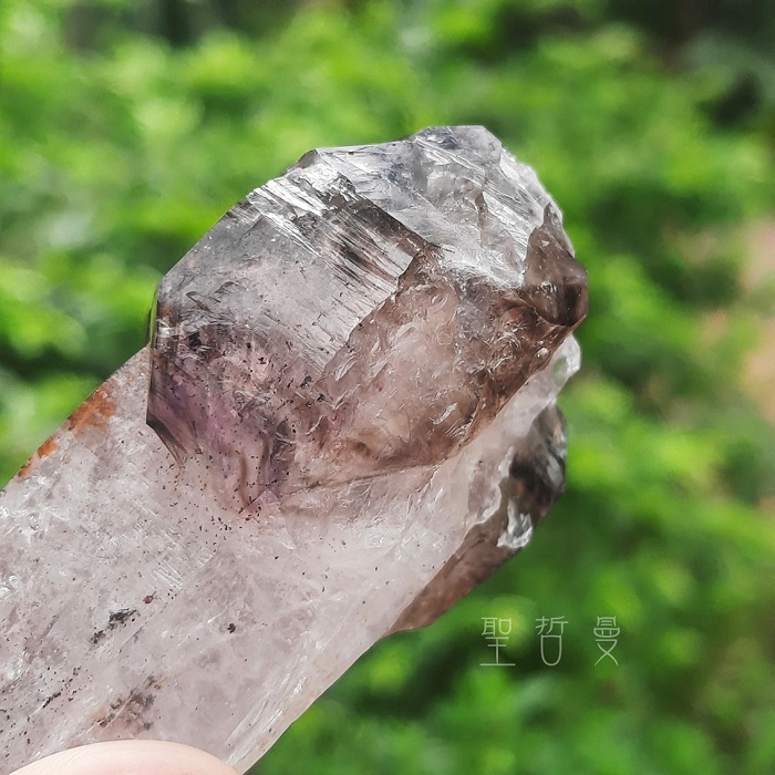 土桑展精選-辛巴威煙紫晶雙尖25-5號 Amethyst ~平衡、保護、淨化和增強能量_4