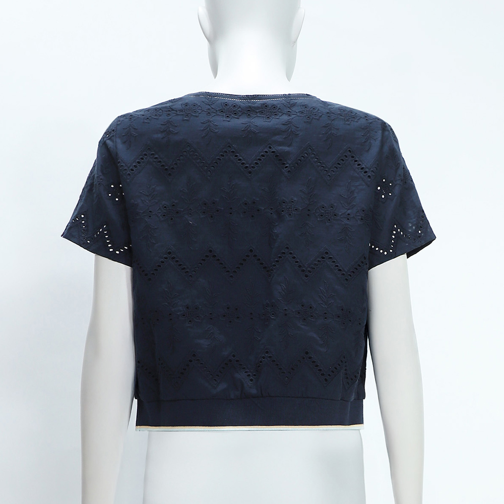 ILEY伊蕾 刺繡縷空純棉短袖上衣(深藍；M-XL)_4
