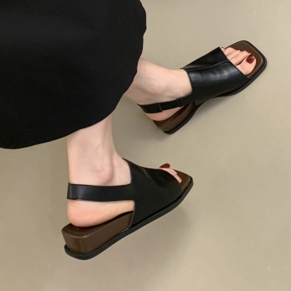 韓風素面寬帶皮革側鬆緊厚底涼鞋．白鳥麗子_3