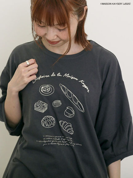MAISON KAYSER聯名-多種麵包圖案刺繡短袖T恤(0F000818910) - Samansa Mos2