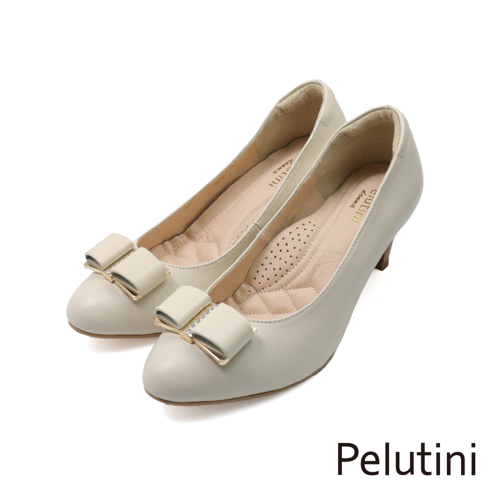 【Pelutini】經典小排鑽蝴蝶結釦飾圓頭高跟鞋 米色(533116W-IV)