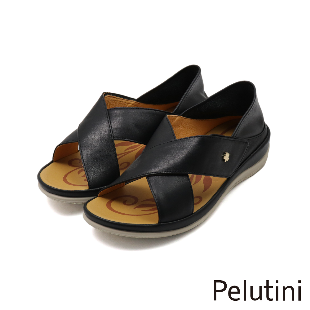 【Pelutini】可調式交錯寬帶花扣造型軟墊涼拖鞋 黑色(543109W-BL)