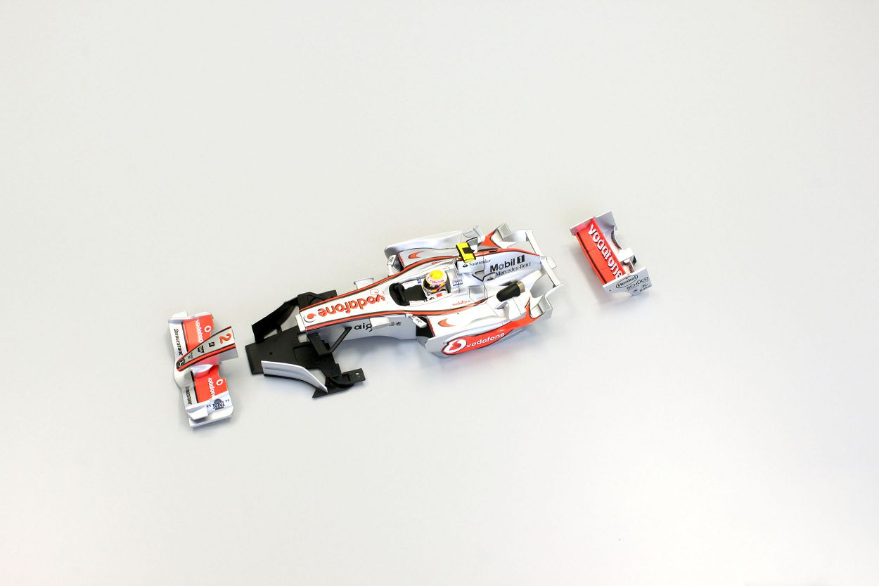 MFB40 Body Set (Vodafone McLaren Mercedes MP-4-22 No.2)_0