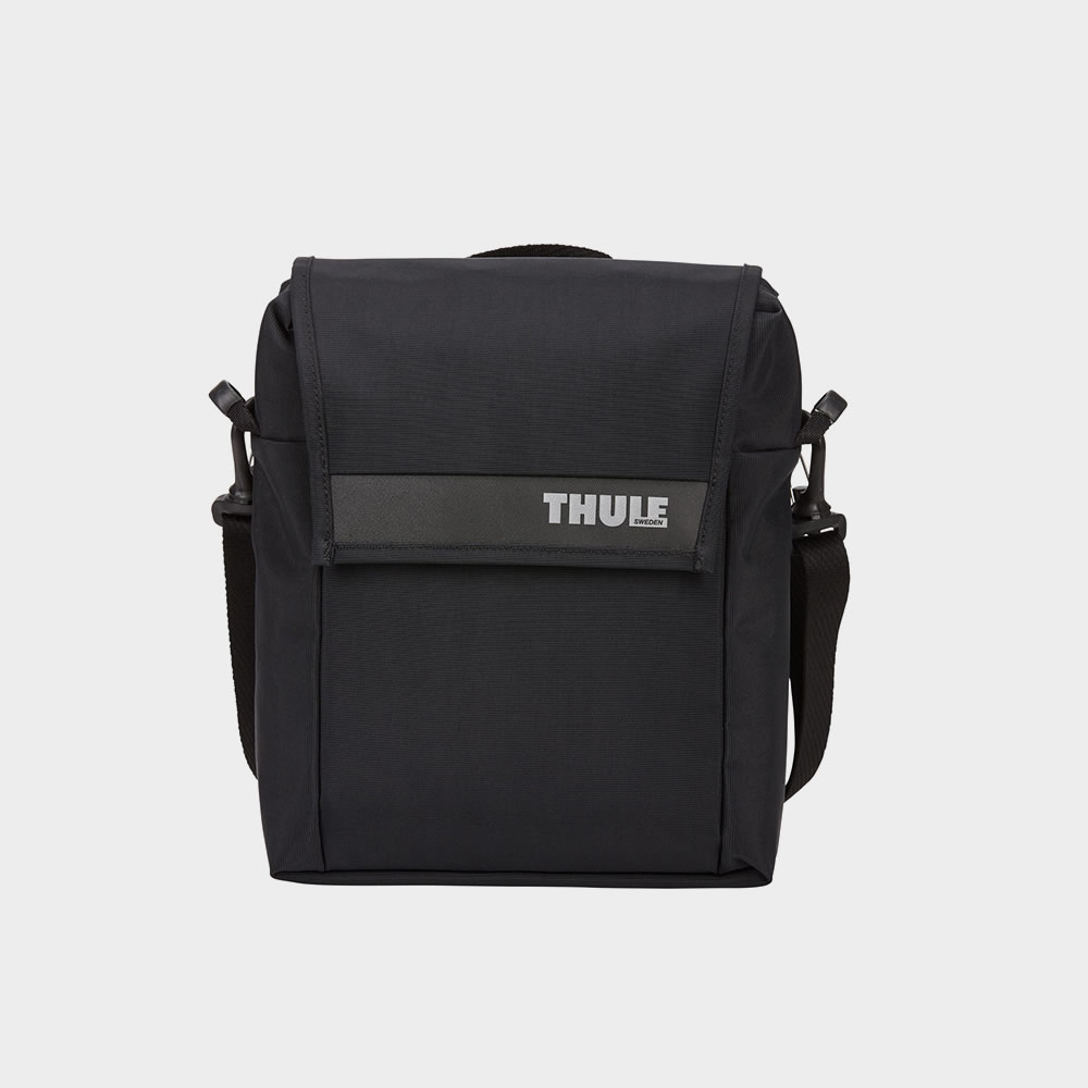 Thule paramount crossbody bag new arrivals