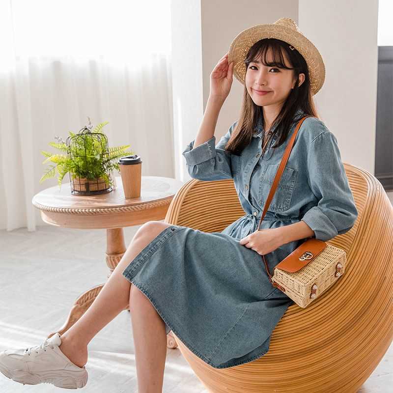 MIUSTAR 拼接皮革掀蓋開合口小方形乾草編織包