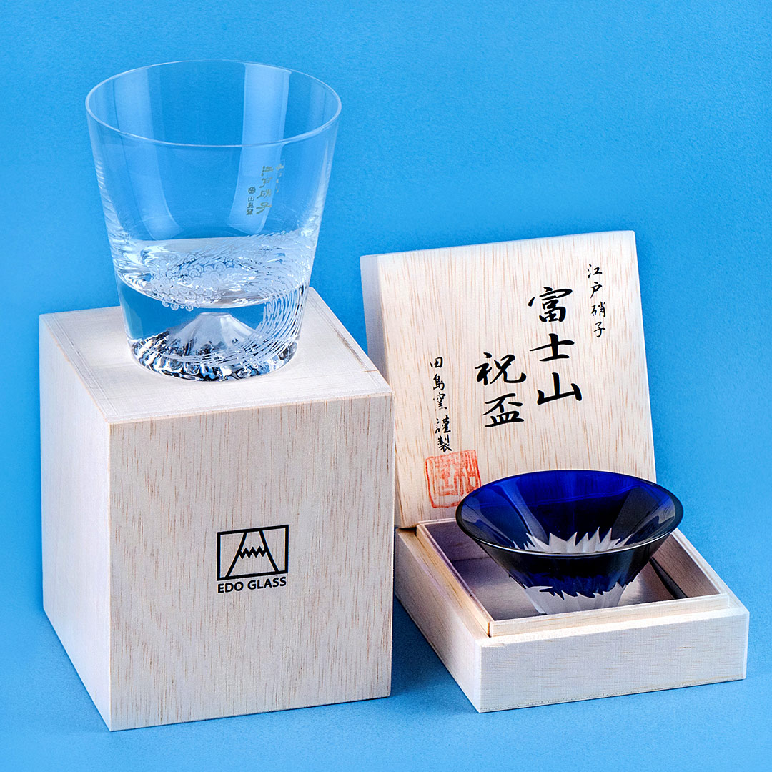 A blue and white vase, yuhuchunping, Seal mark and period of