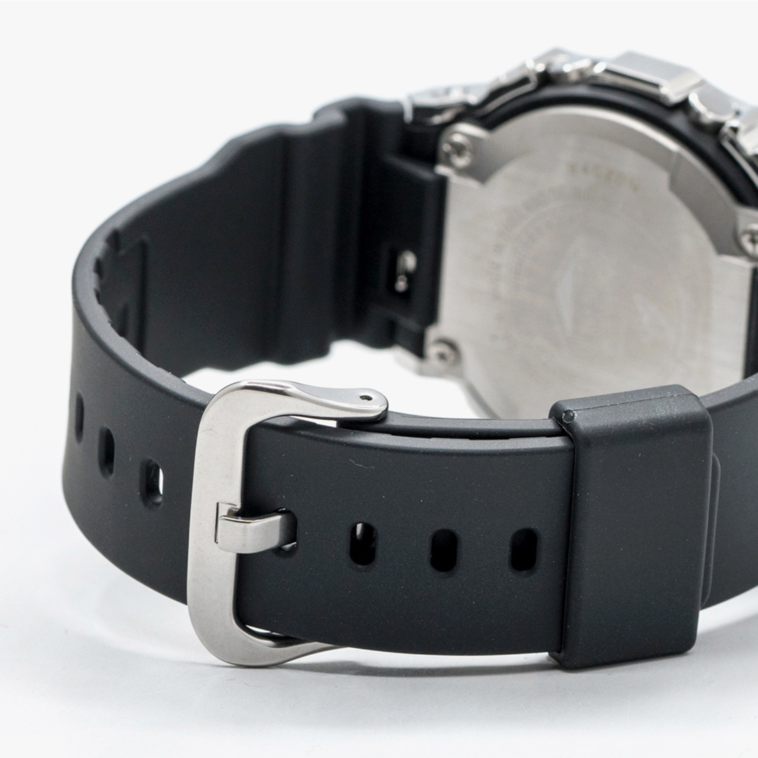 【母親節限定↘下殺73折!】現貨 G-SHOCK GM-5600-1 金屬強悍耐衝擊數位橡膠腕錶/黑x銀框 GM-5600-1DR 樹脂錶帶 計時碼錶  自動日曆 手錶 公司貨保固 熱賣中! NT$4,380
