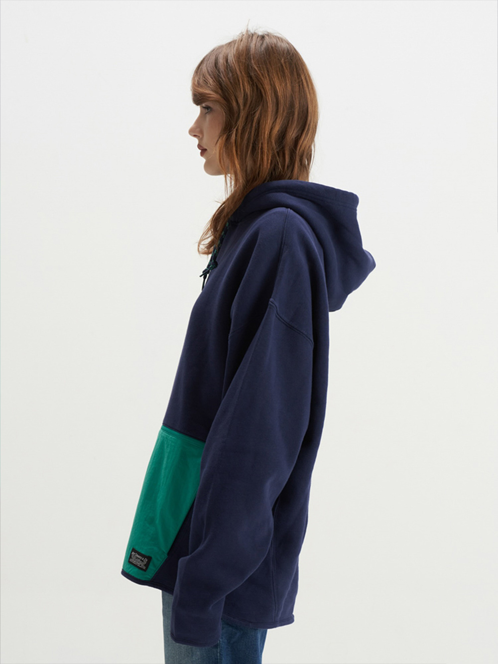 Levis 男女同款 工裝口袋帽T / 大口袋收納設計 / 寬鬆休閒版型 / 海軍藍 熱賣單品_5