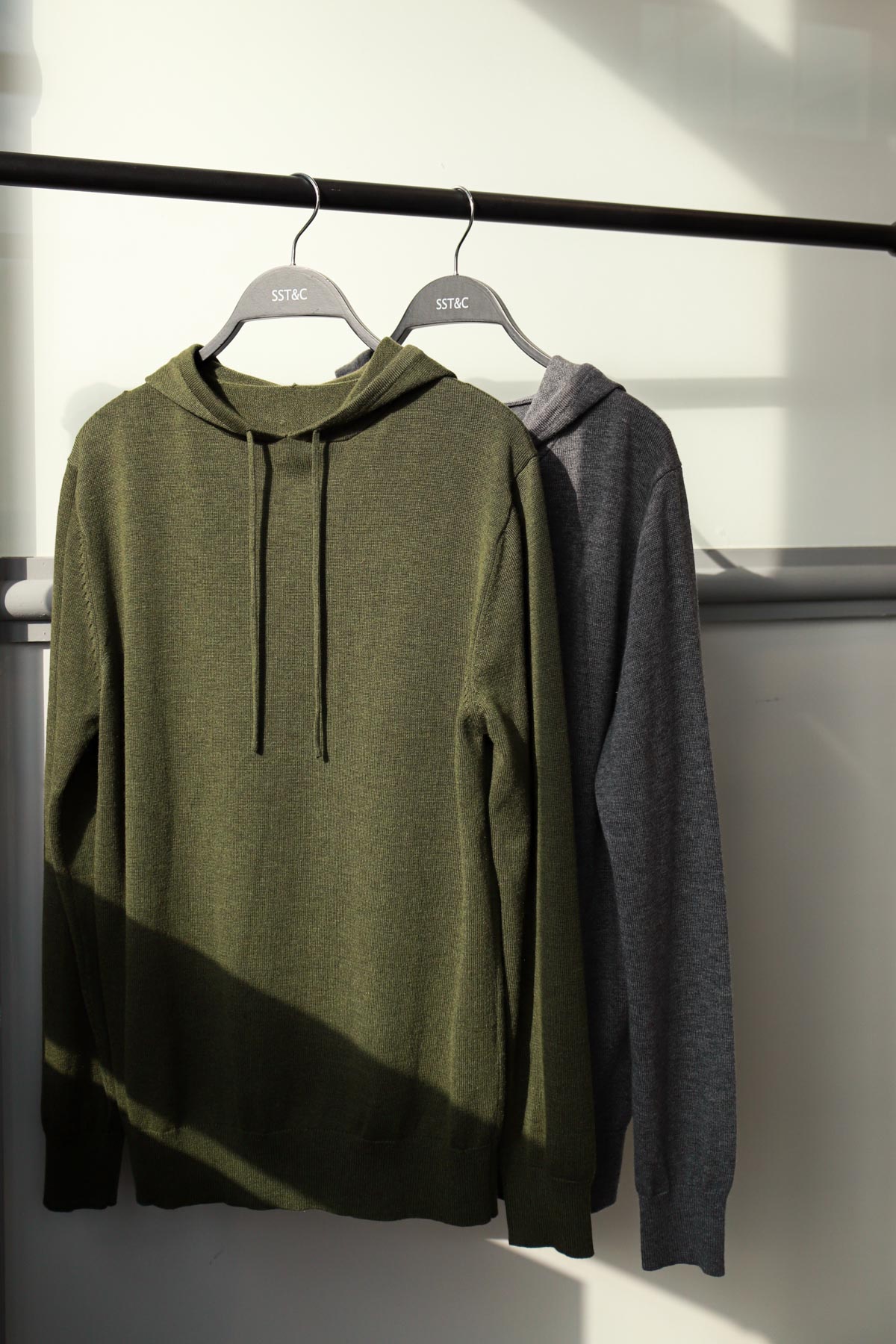 SST&C #Online Exclusive  Merino Blend Dark Gray Knitted Hoodie | 1112111004  (Outlet)_6