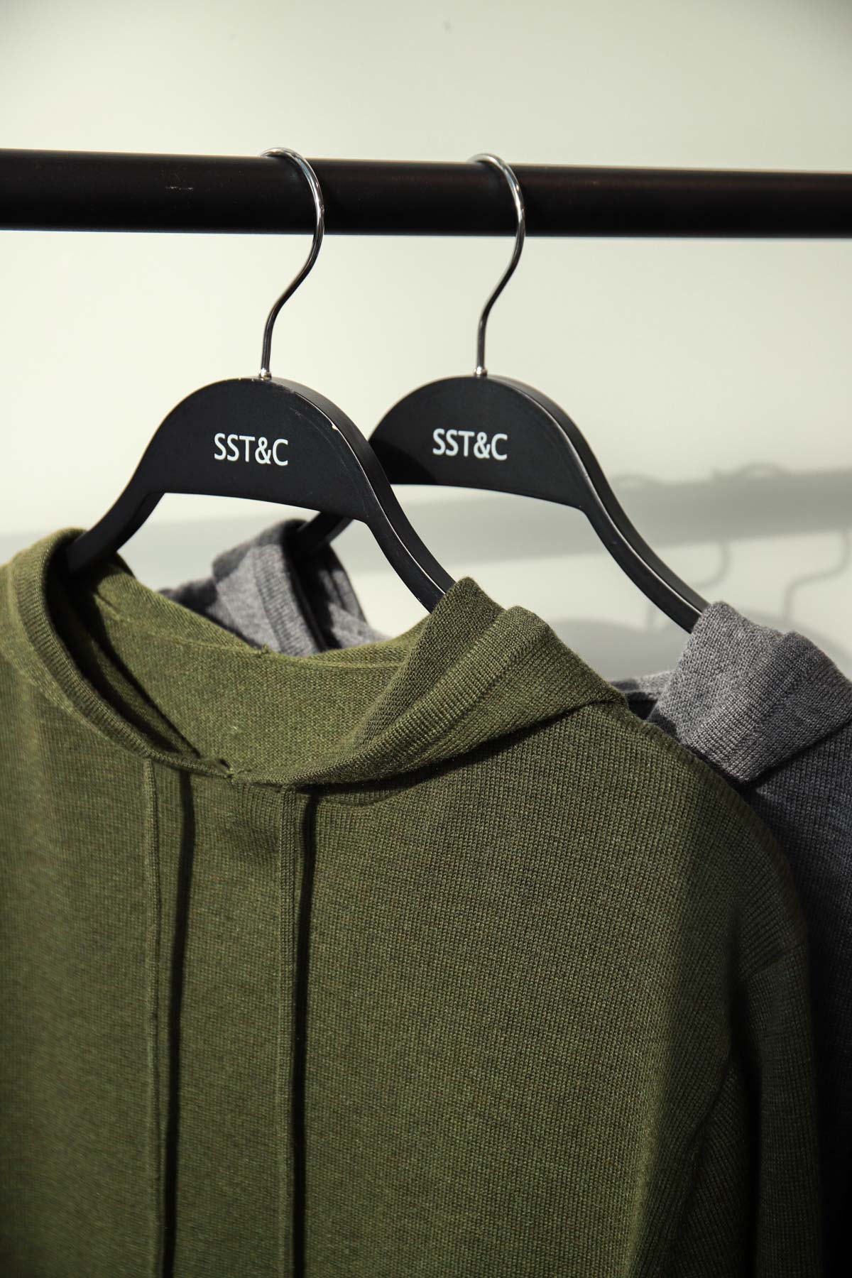 SST&C #Online Exclusive  Merino Blend Dark Gray Knitted Hoodie | 1112111004  (Outlet)_7
