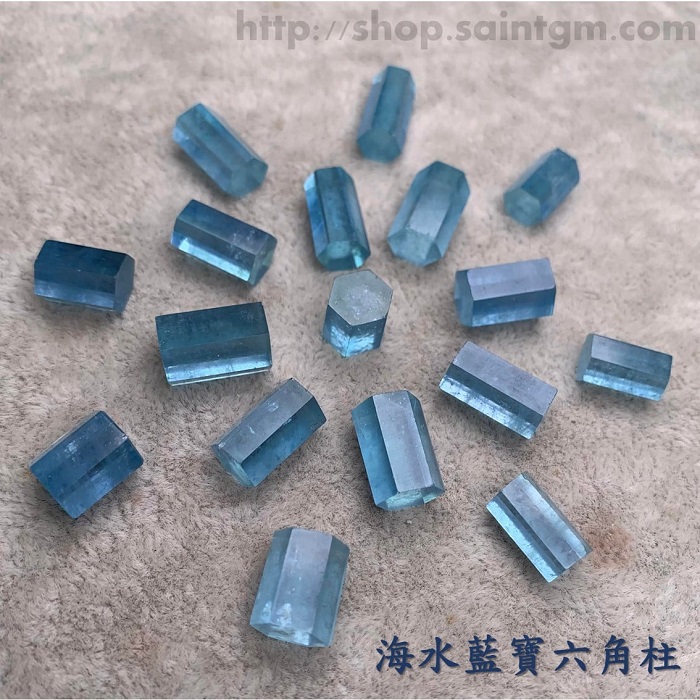 海水藍寶六角柱 (Aquamarine) ~對應喉輪、增加溝通能力、是旅行的護身符_0