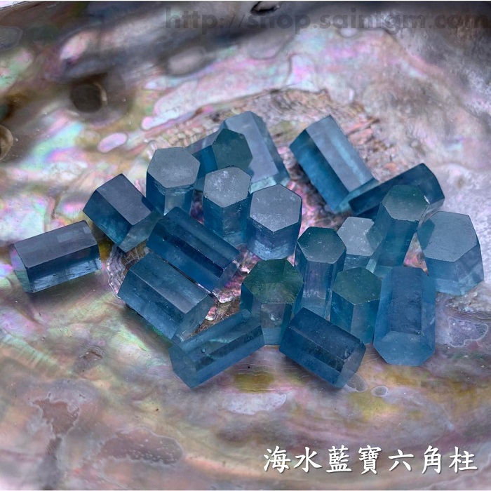 海水藍寶六角柱 (Aquamarine) ~對應喉輪、增加溝通能力、是旅行的護身符_2