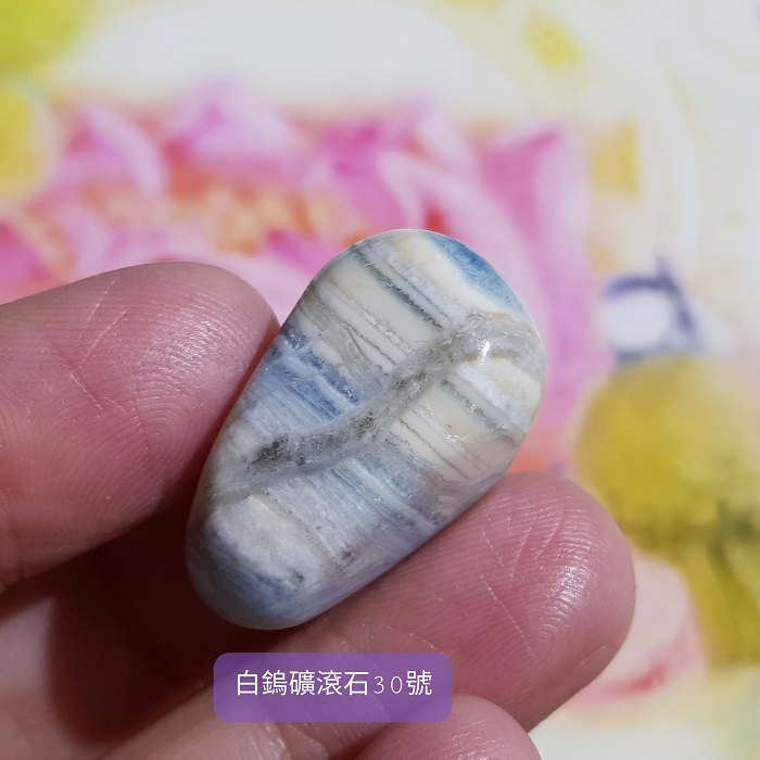 白鎢礦滾石30號 Scheelite ~滋養與舒眠的女神能量石~_2