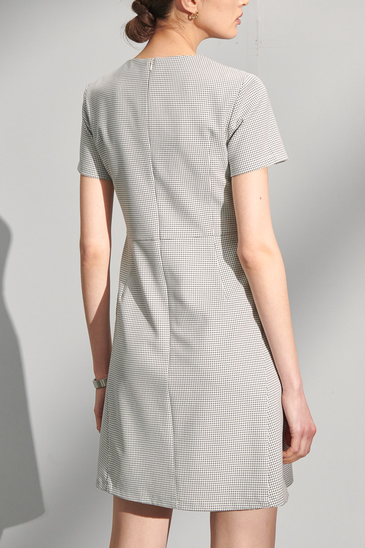 SST&C #Online Exclusive  V-Neck Pleated Check Pattern Dress | 8562203001  (Outlet)_7