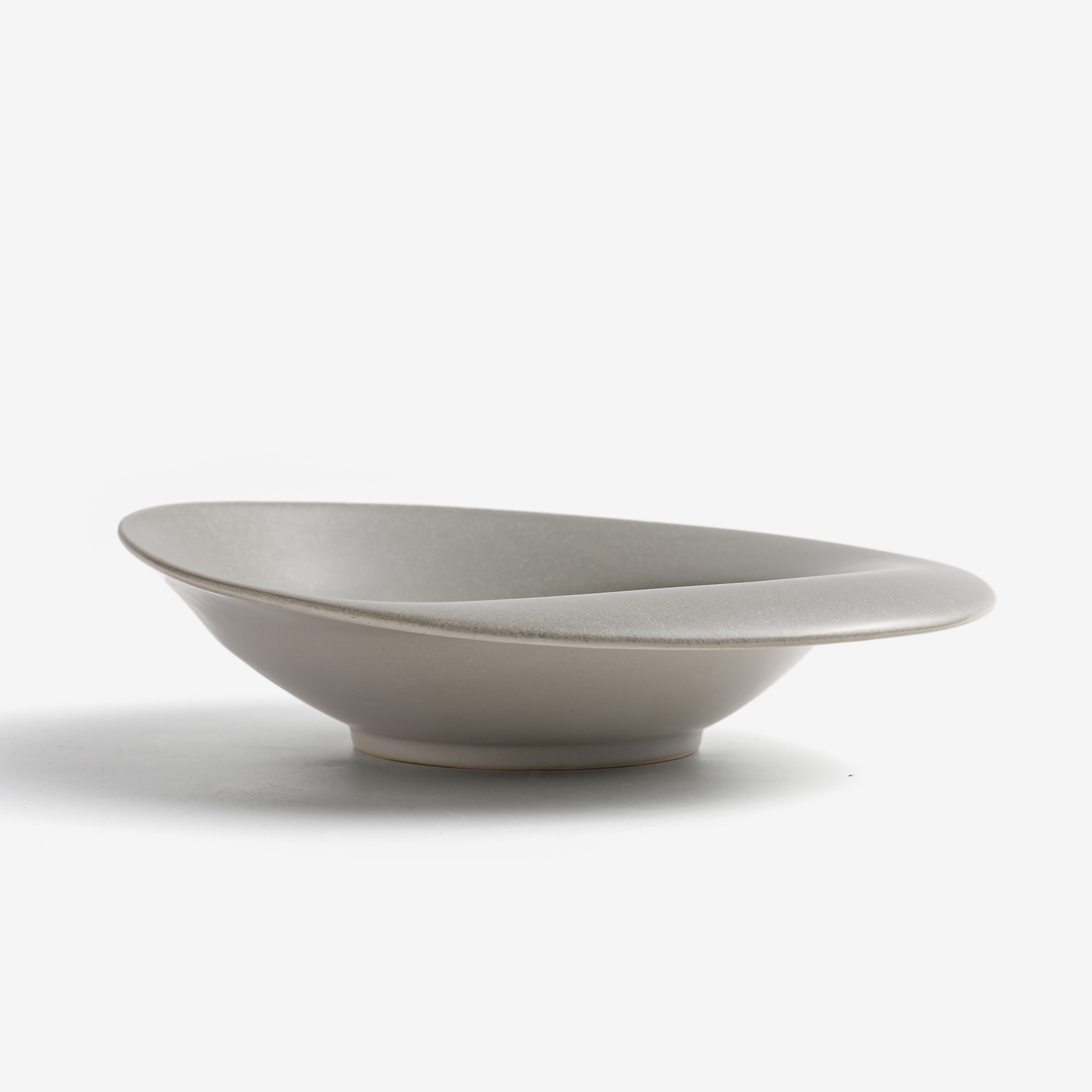 WAGA 弧曲霧灰 28cm 不規則陶瓷碗｜清水灰｜單品_2