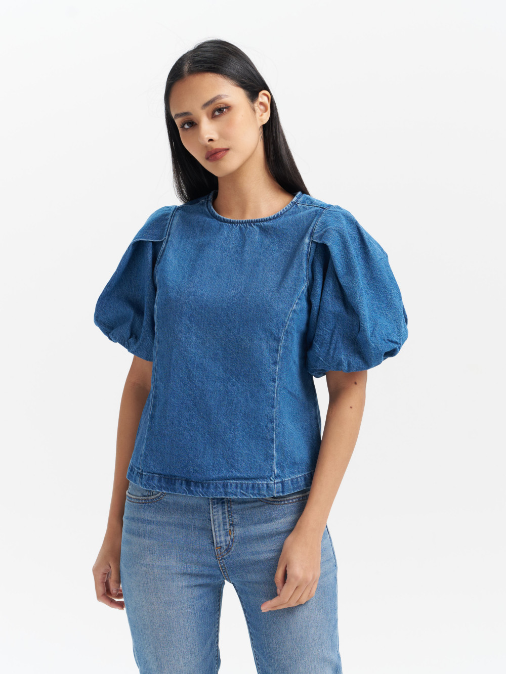 Levis 女款 牛仔澎澎袖襯衫 / 精工中藍染水洗 熱賣單品