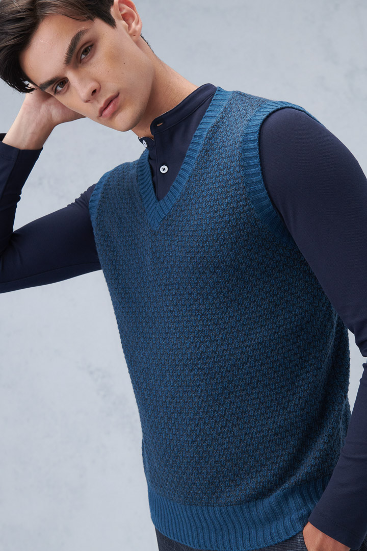 SST&C #Online Exclusive  Dark Teal Two-Tone Textured V-Neck Knitted Vest | 1112209006  (Outlet)_1