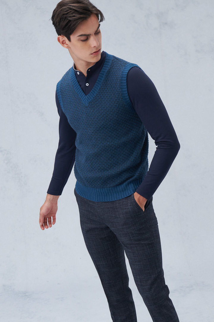 SST&C #Online Exclusive  Dark Teal Two-Tone Textured V-Neck Knitted Vest | 1112209006  (Outlet)_2