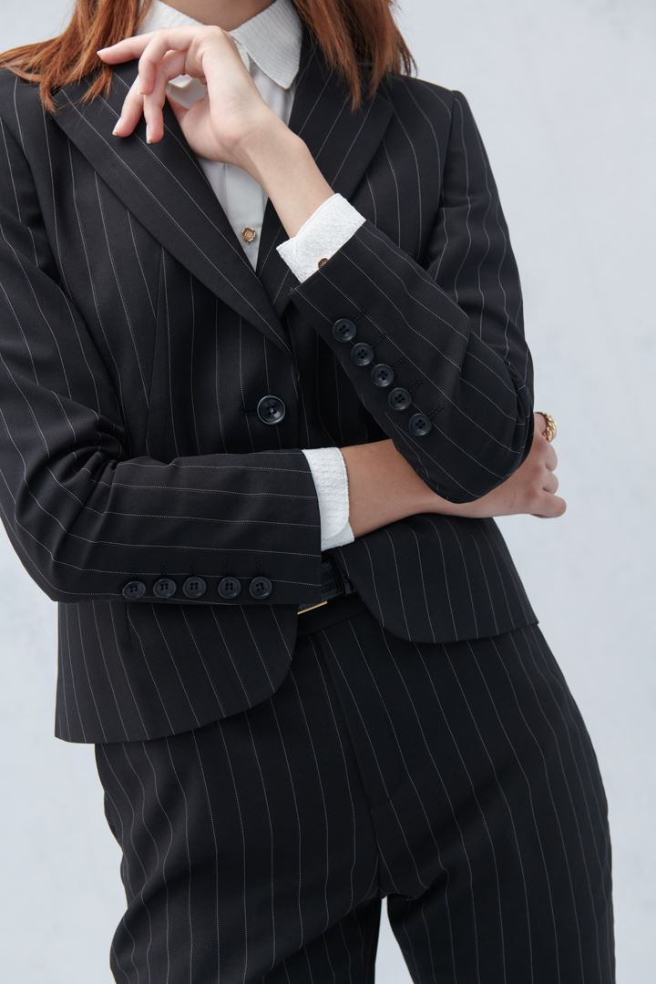 SST&C Black Striped Pattern Square Collar Suit Jacket | 7162209001  (Outlet)_6