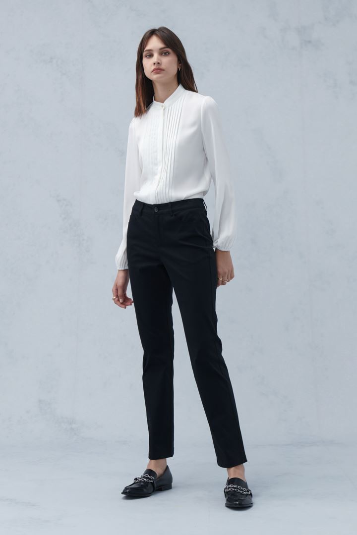 SST&C Women'S Black Standard Fit Low Waist Small Straight Trousers | 8262210003  (Outlet)_1