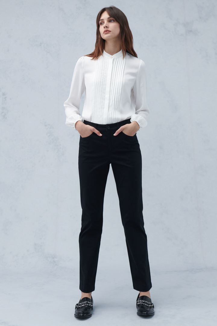 SST&C Women'S Black Standard Fit Low Waist Small Straight Trousers | 8262210003  (Outlet)_2