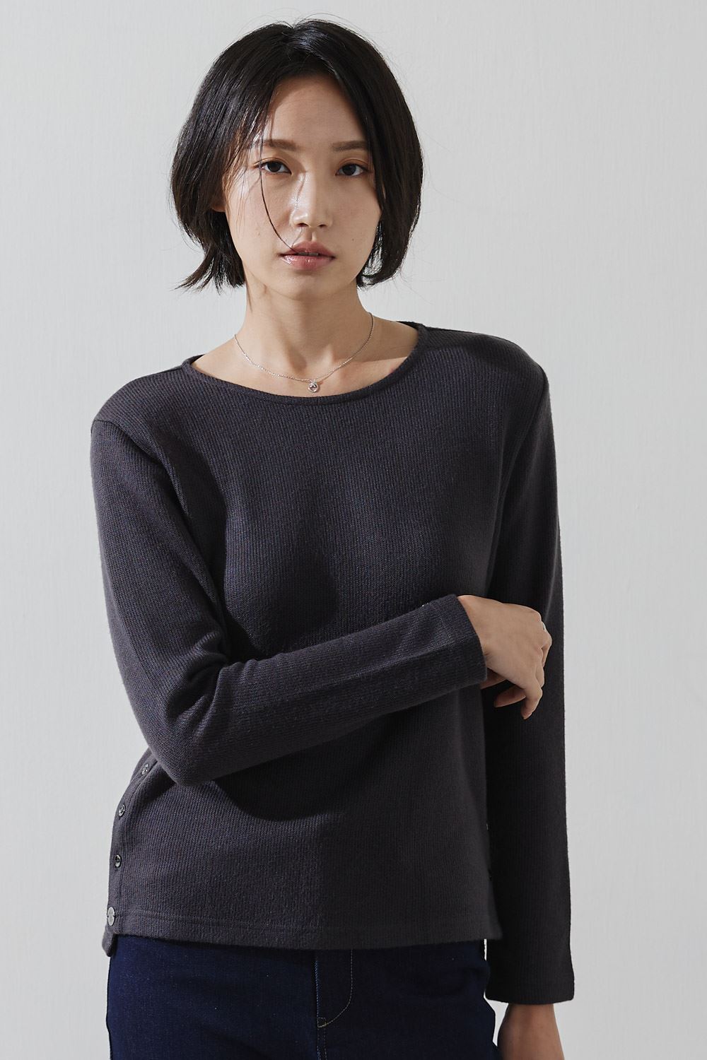 SST&C Dark Gray Round Neck Side Buttoned Elastic Knit Top | 8762211002  (Outlet)_4