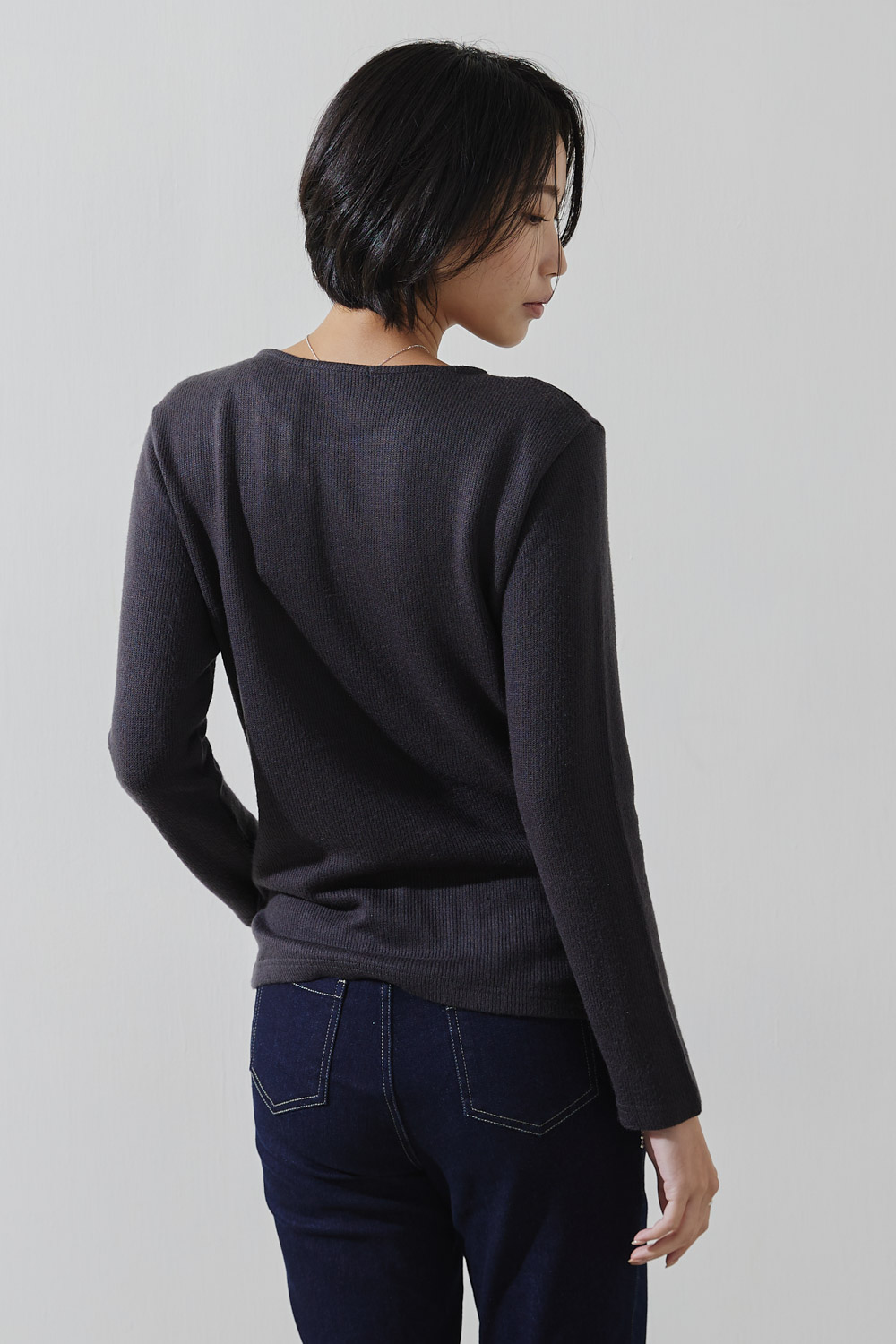 SST&C Dark Gray Round Neck Side Buttoned Elastic Knit Top | 8762211002  (Outlet)_6
