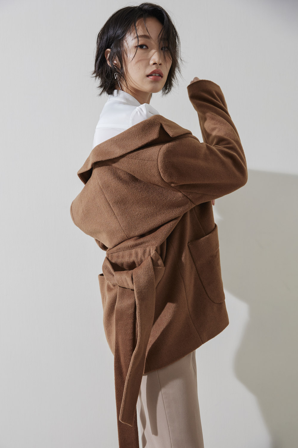 SST&C #Online Exclusive  Camel Strappy Short Coat | 8162210009  (Outlet)_6