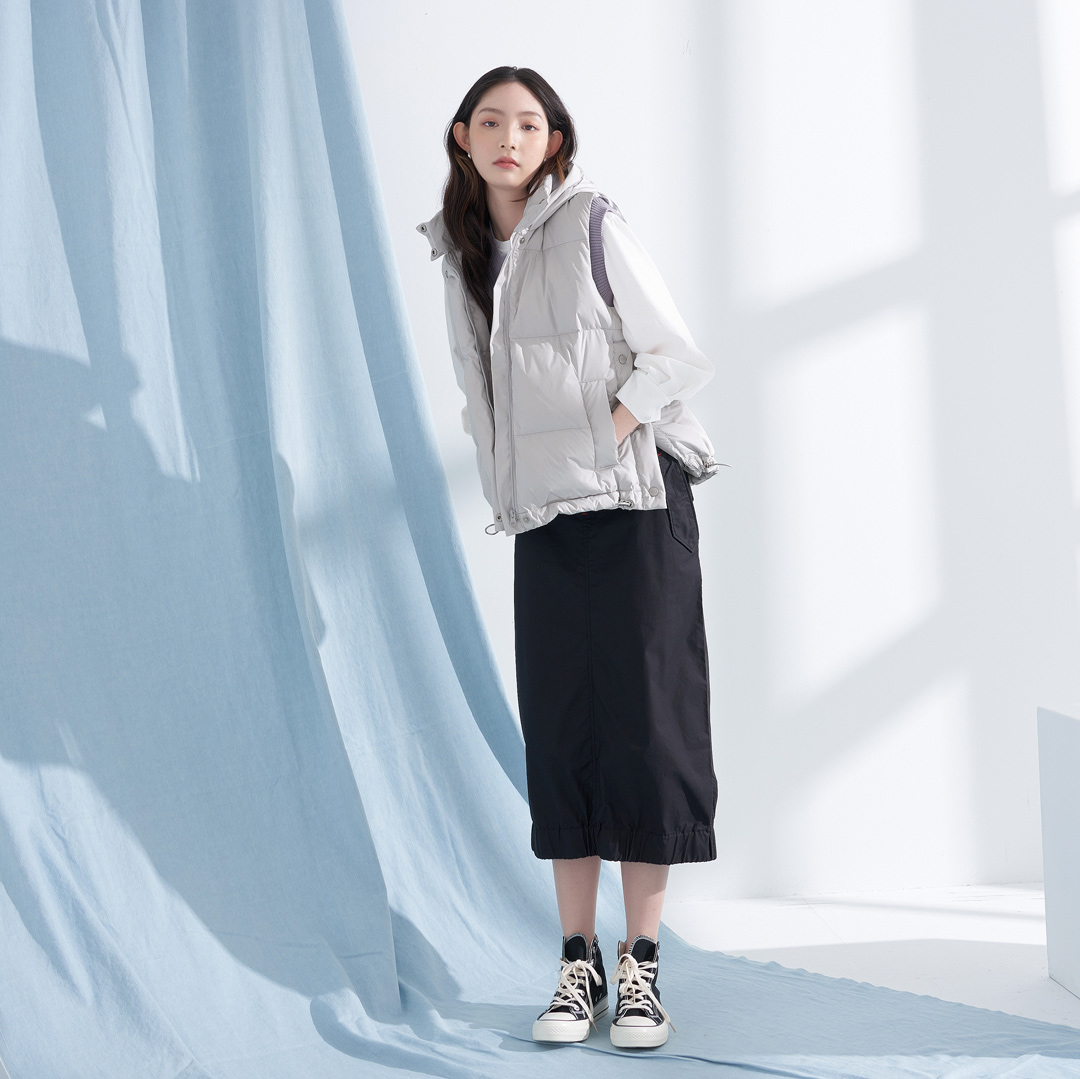 運動風開衩連帽羽絨背心(銀灰)-女_0
