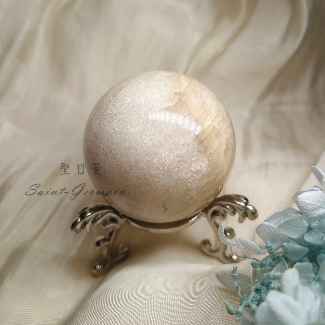 ☼☾ 精品藍暈月光球1號-附歐風典雅球座(銀款)(Moonstone) ~連結漢尼爾天使長、能安定與平衡情緒的美麗寶石_3