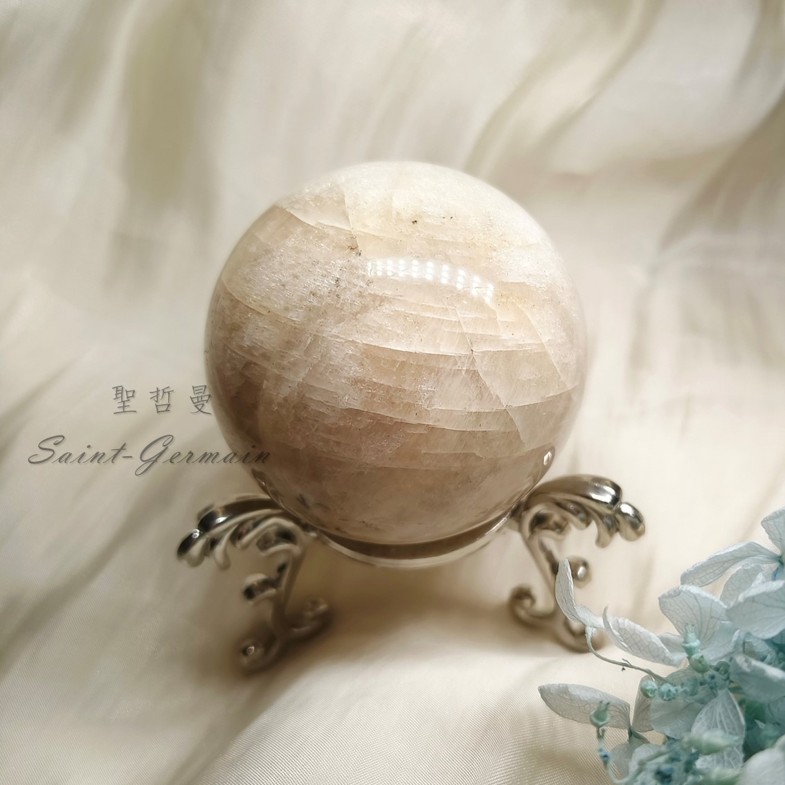 ☼☾ 精品藍暈月光球1號-附歐風典雅球座(銀款)(Moonstone) ~連結漢尼爾天使長、能安定與平衡情緒的美麗寶石_5