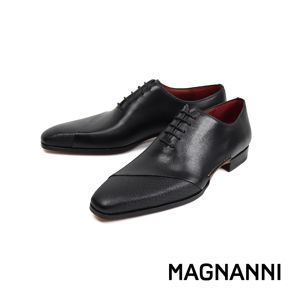 【MAGNANNI】鞋面半壓紋造型紳士牛津鞋 黑色(23869-BL)
