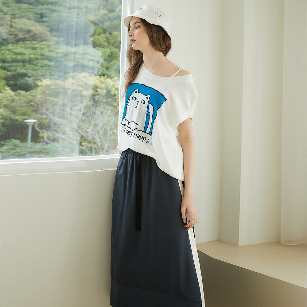 OUWEY歐薇 酷帥貓咪緹花寬鬆連袖針織上衣(白色；S-M)3232165012_1