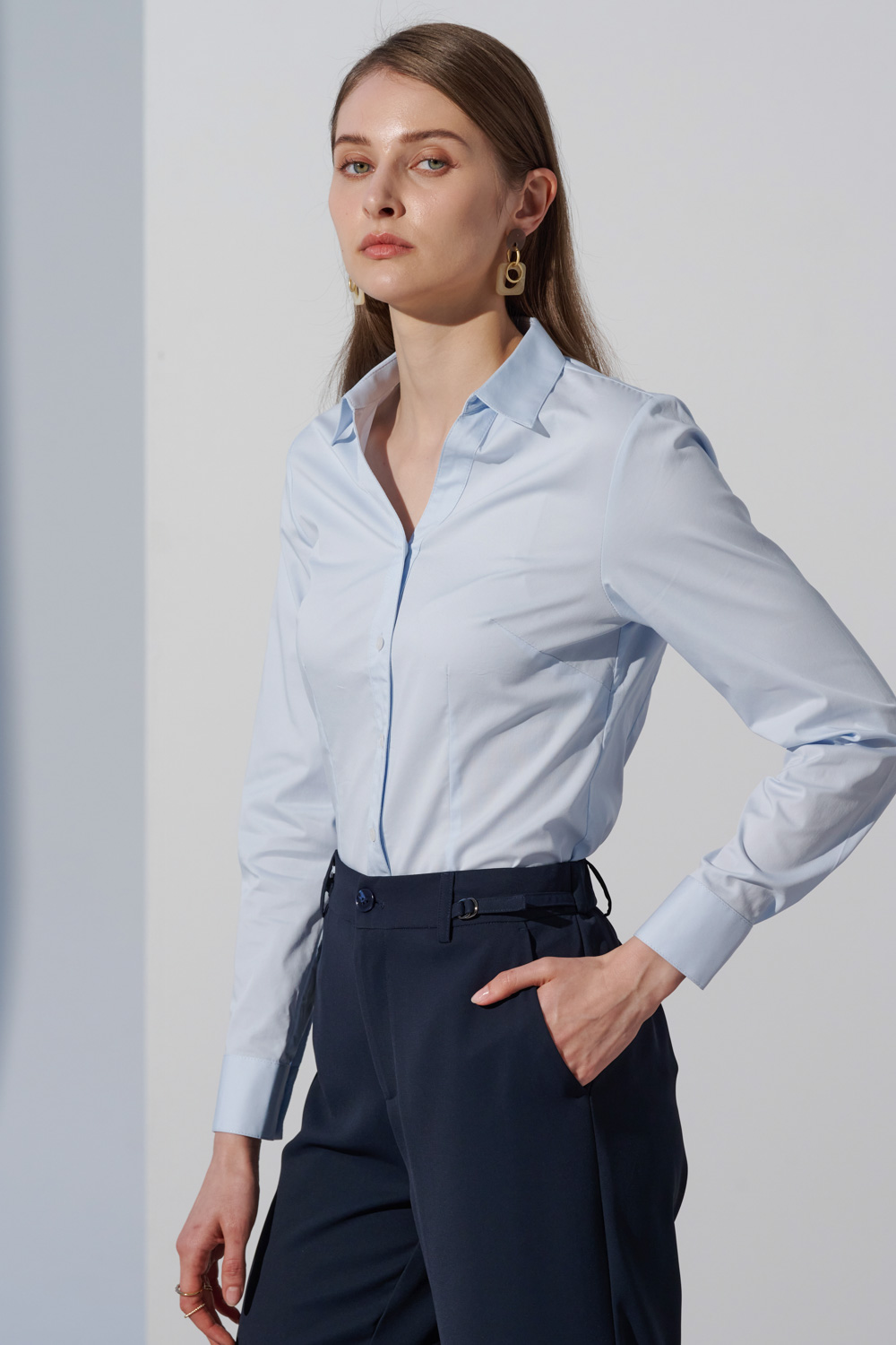 SST&C Light Ice Blue Basic V-Neck Slim Shirt | 7562302002  (Outlet)_0
