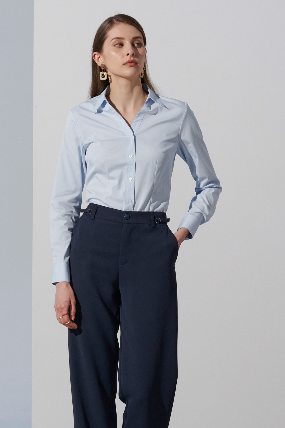 SST&C Light Ice Blue Basic V-Neck Slim Shirt | 7562302002  (Outlet)_1