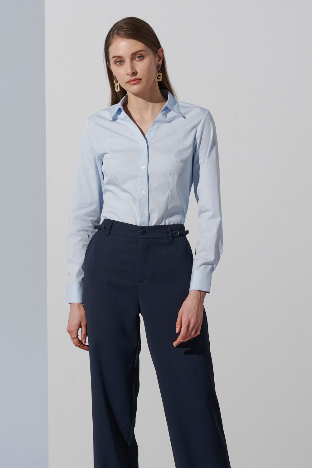 SST&C Light Ice Blue Basic V-Neck Slim Shirt | 7562302002  (Outlet)_2