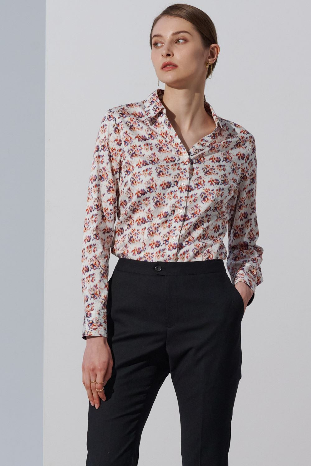 SST&C Abstract Print V-Neck Slim Fit Shirt | 7562302003  (Outlet)_0