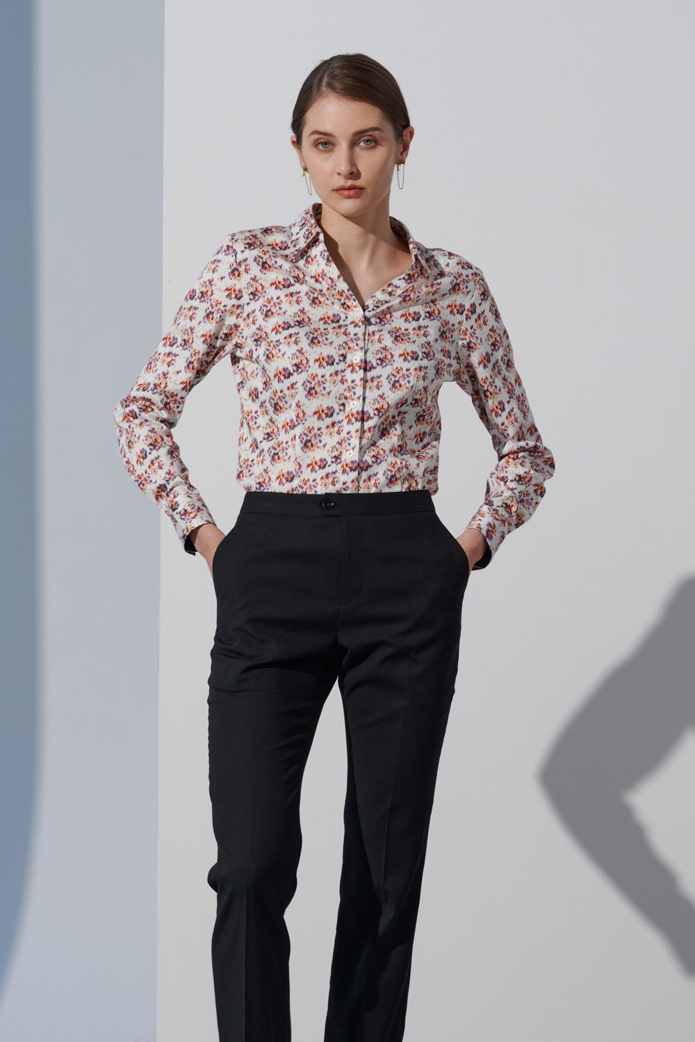 SST&C Abstract Print V-Neck Slim Fit Shirt | 7562302003  (Outlet)_1