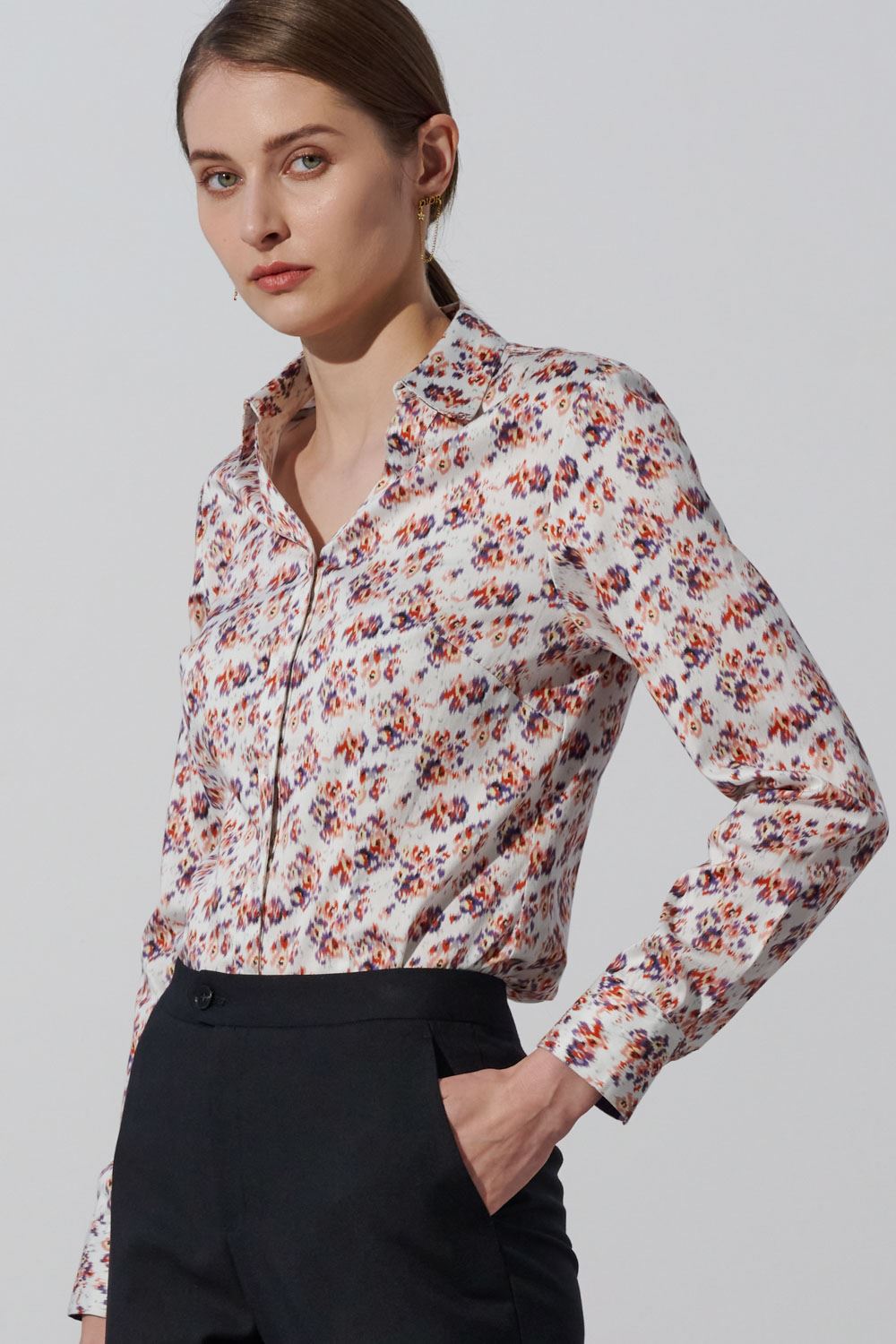 SST&C Abstract Print V-Neck Slim Fit Shirt | 7562302003  (Outlet)_2