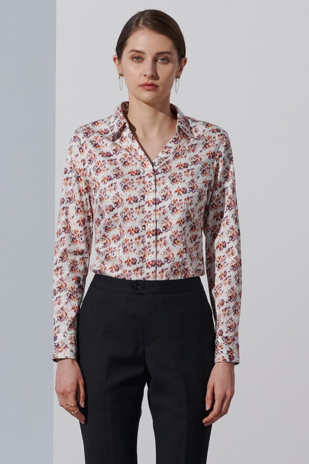 SST&C Abstract Print V-Neck Slim Fit Shirt | 7562302003  (Outlet)_3