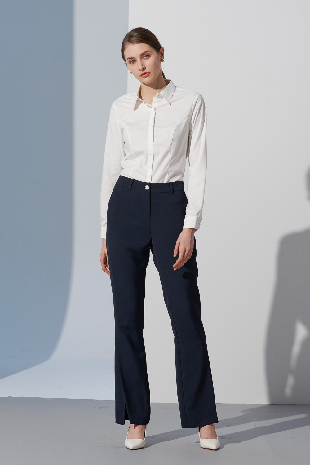 SST&C Dark Blue Mid-Waist Slit Flared Trousers | 8262302003  (Outlet)_3