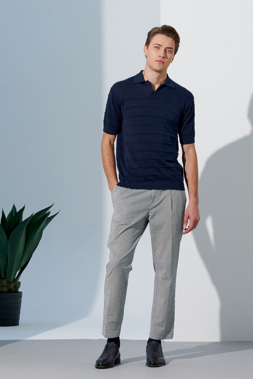 SST&C Gray and Blue Striped Pattern Seersucker Loose Fit Pleated Casual Trousers | 1212303005  (Outlet)_3