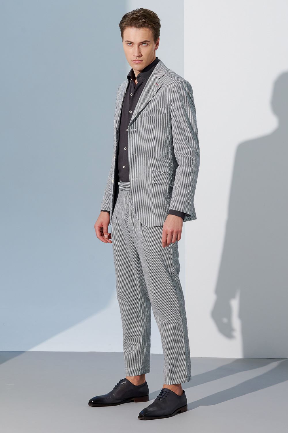 SST&C Gray and Blue Striped Pattern Seersucker Loose Fit Pleated Casual Trousers | 1212303005  (Outlet)_6