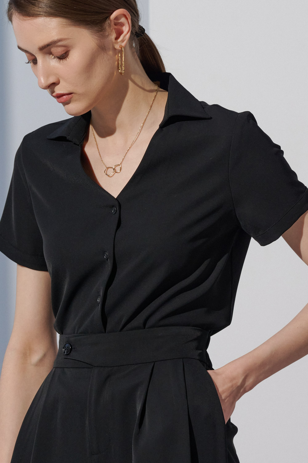 SST&C Black V-Neck Short-Sleeved Top | 7662303005  (Outlet)_5