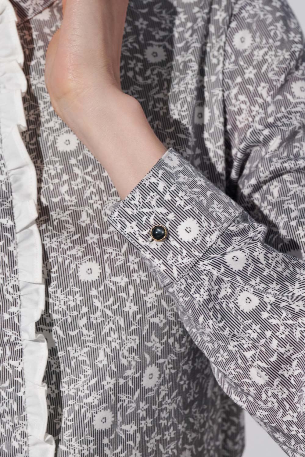 SST&C Vertical Stripe Floral Print Stand Collar Ruffled Shirt | 7562303010  (Outlet)_5
