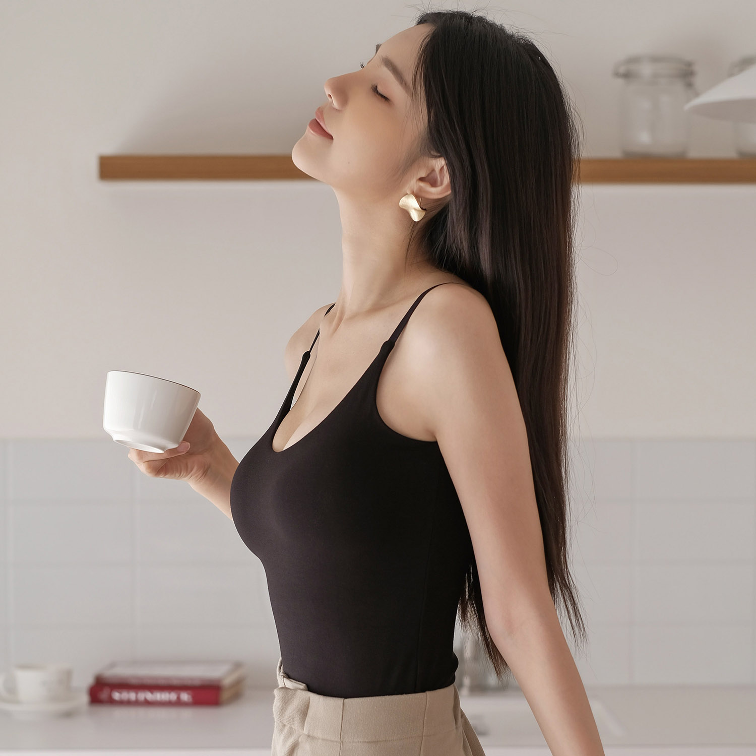 [Banana Pie]BRA TOP U領長版爆乳涼感背心-蘇拉熱黑_2