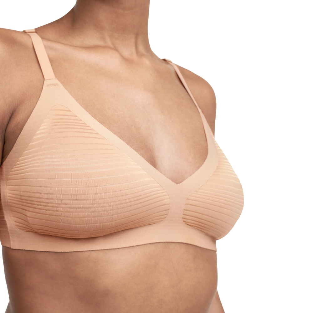 【Chantelle Lab】透氣涼感深V有襯墊無痕內衣>XS-L>絲光膚(20D10_00Q)【Soft Stretch Stripes】_1