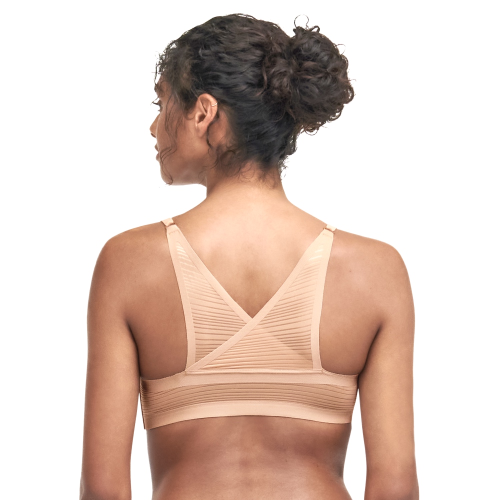 【Chantelle Lab】透氣涼感深V有襯墊無痕內衣>XS-L>絲光膚(20D10_00Q)【Soft Stretch Stripes】_2