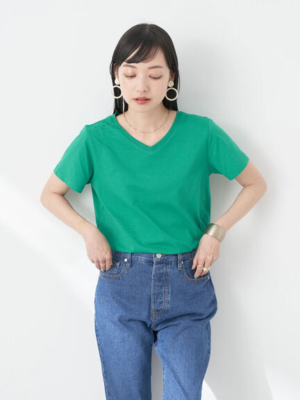 紺野彩夏著用款-防汗漬加工基本款V領短袖T恤(1N32L1C1100) - earth music&ecology